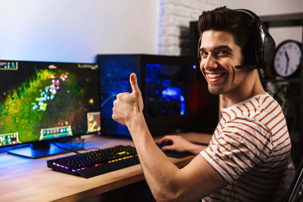 joyful_gamer_thumbs_up-2048x1365.jpeg joyful_gamer_thumbs_up-2048x1365.jpeg